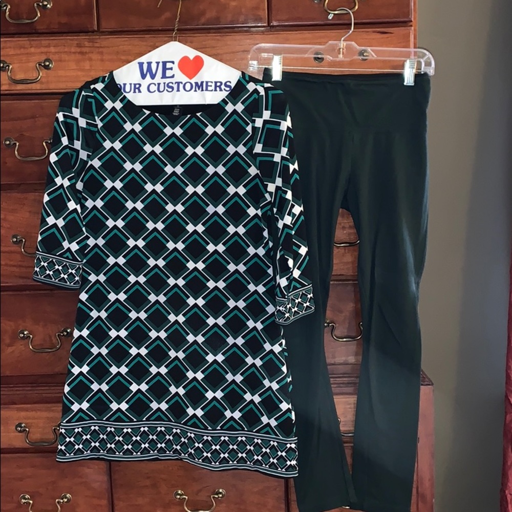 Black, white and green tunic and leggings.